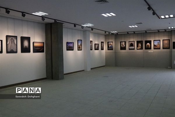بازدید از نمایشگاه عکس در شیراز