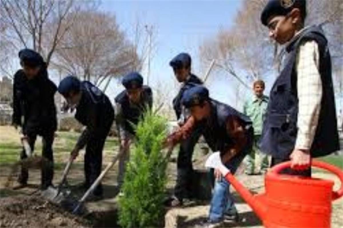 اجرای مانور روز درختکاری در گذر فرهنگی چهارباغ