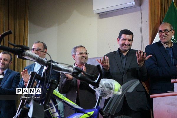 همایش تجلیل از فعالان عرصه تربیت مازندران