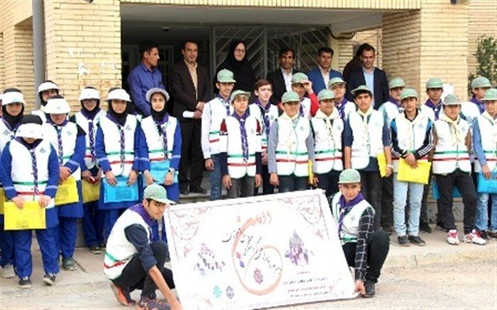 بازدید دانش آموزان پیشتاز شهرستان دهلران از اداره تامین اجتماعی شهرستان