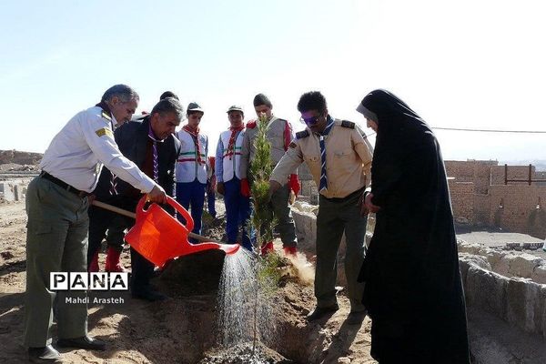 روز درختکاری دربوستان شهدای گمنام روستای حاجی آباد شهرستان بیرجند