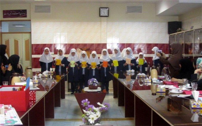 برگزاری جشن مسؤلیت پذیران در مدرسه شاهد اسلامشهر