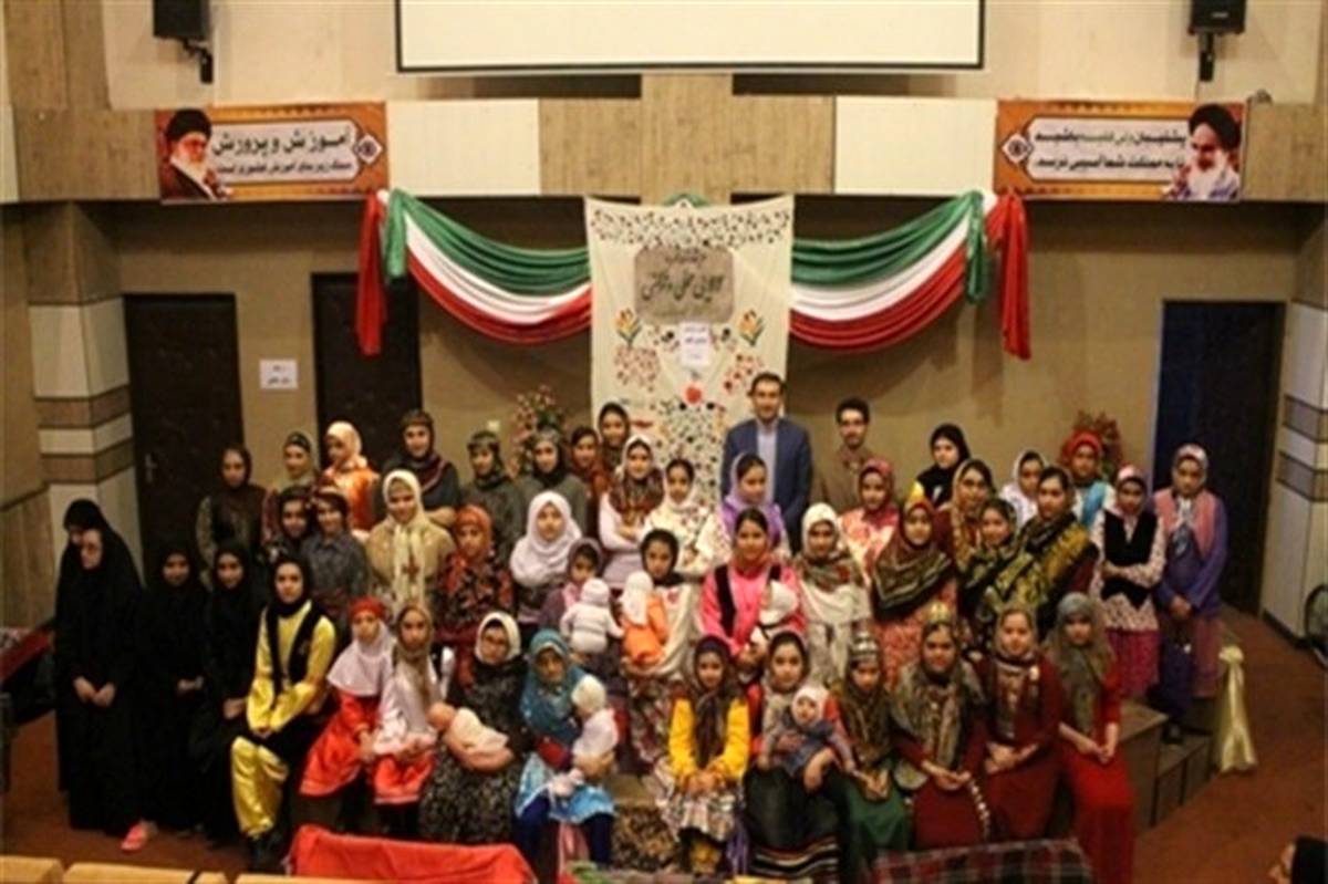 لالایی خوانی سنتی دانش آموزان به سبک محلی و ترکمنی