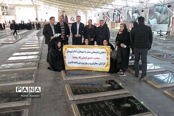 همایش پیاده روی میثاق با شهیدان به مناسبت هفته امور تربیتی در تبریز