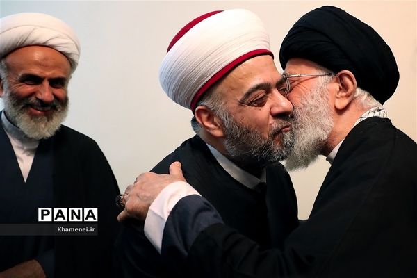 دیدار وزیر اوقاف و جمعی از علمای سوریه با مقام معظم رهبری