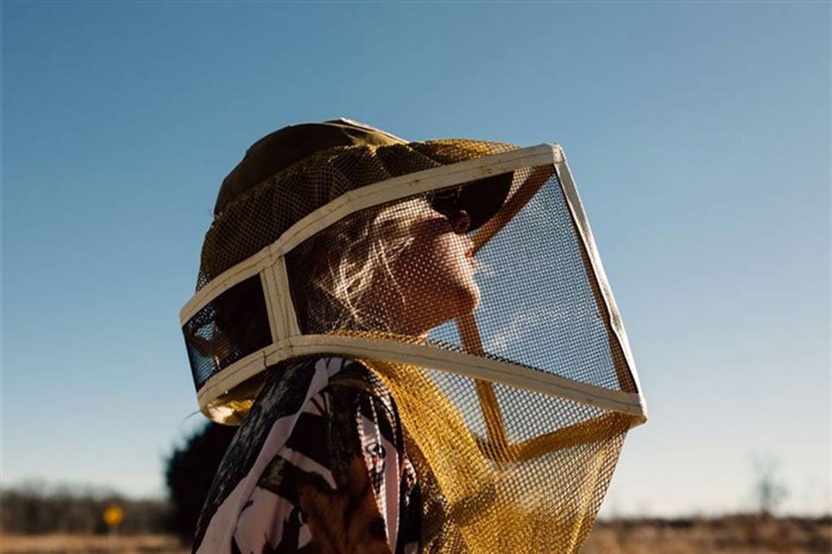 دختر زنبوردار آمریکایی عکس روز نشنال جئوگرافیک