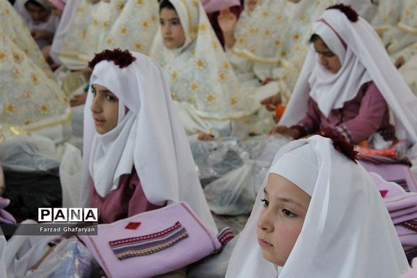 جشن تکلیف دانش آموزان دختر در مراغه