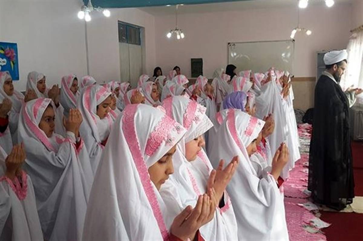 مدیرکل قرآن آموزش و پرورش اعلام کرد: فعالیت 20 هزار روحانی برای اقامه نماز جماعت در مدارس
