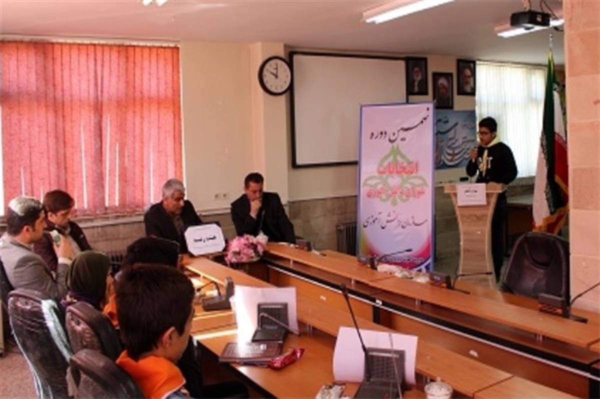 برگزاری نهمین دوره انتخابات شورای دانش آموزی در فیروزکوه