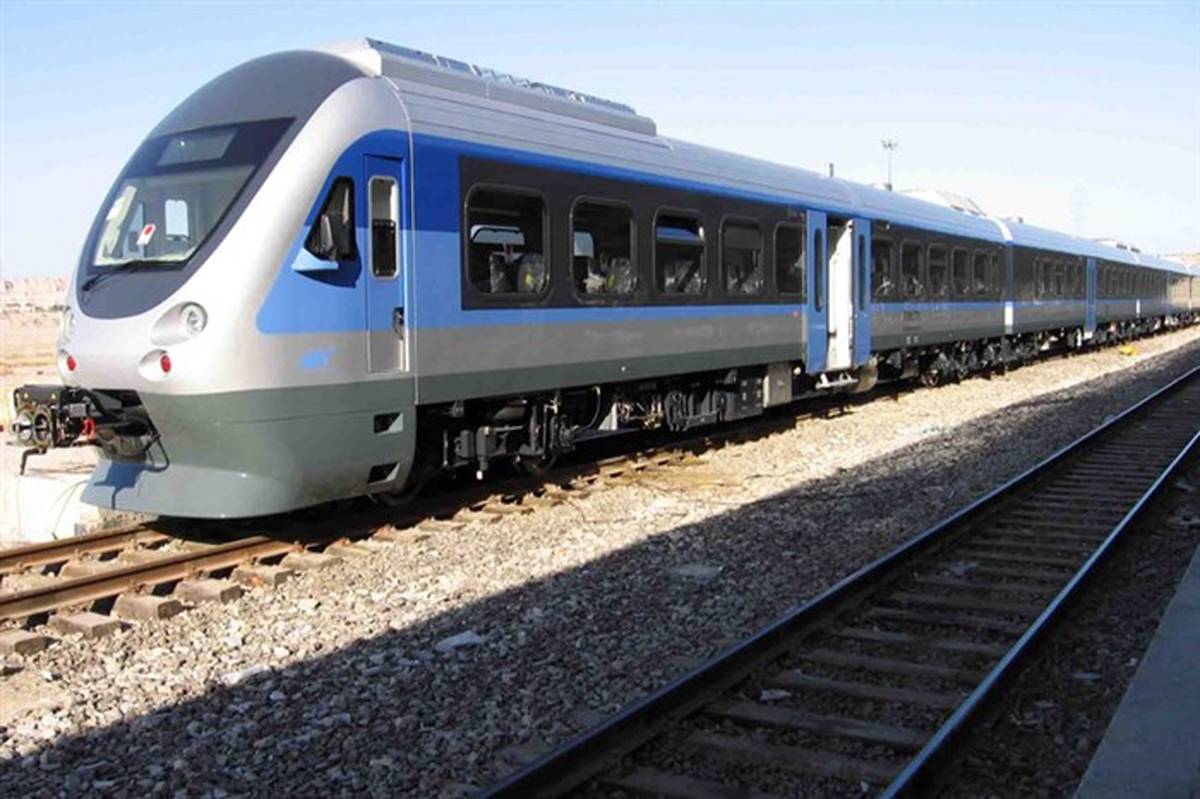 رئیس ستاد هماهنگی قطارهای نوروزی ۹۷ شرکت رجا اعلام کرد: جابه‌جایی حدود ۴۷۰ هزار نفر با قطارهای رجا تا ۵ فروردین
