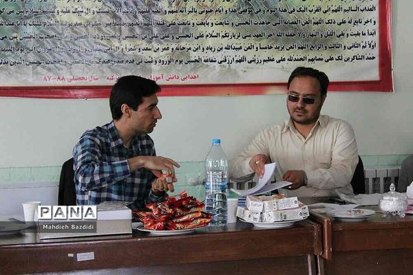 داوری جشنواره خوارزمی در دبیرستان تزکیه