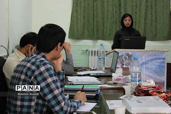 داوری جشنواره خوارزمی در دبیرستان تزکیه