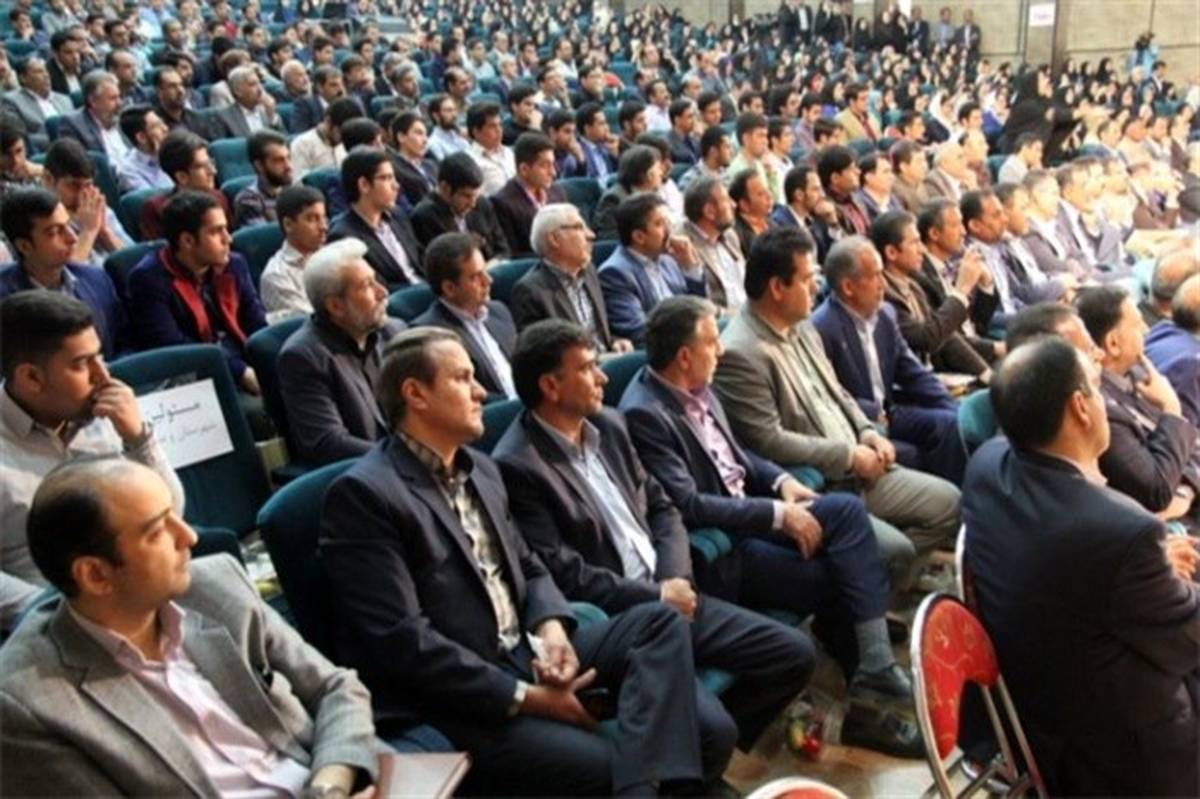 استاندار یزد:  افتخار آفرینی دانش آموزان یزدی مرهون پشتکار و تلاش آنهاست