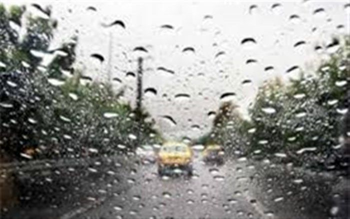 رئیس مرکز اطلاعات و کنترل ترافیک پلیس راهور اعلام کرد: بارش باران در محورهای 10 استان کشور