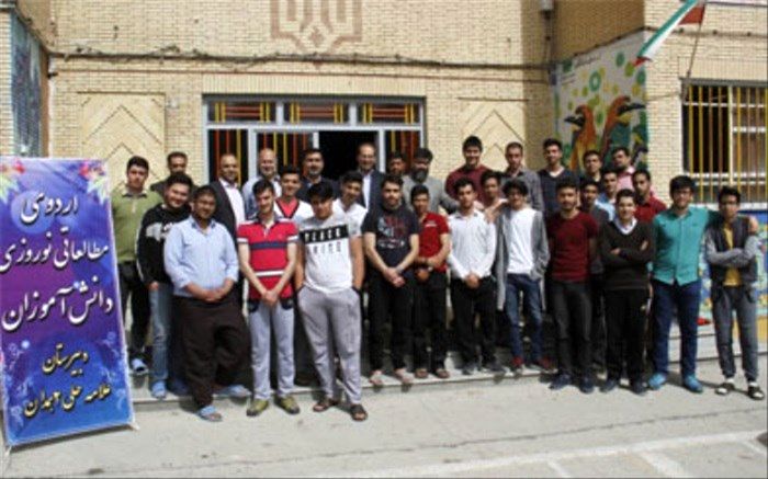 بازدید مدیرکل آموزش و پرورش استان از محل اعتکاف علمی دانش آموزان دبیرستان علامه حلی 2 همدان