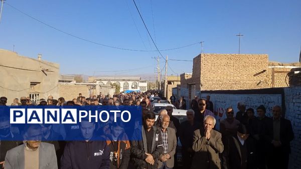 تشییع پیکر و خاکسپاری پدر شهید عجمی فدافن در گلزار شهدای روستای فدافن