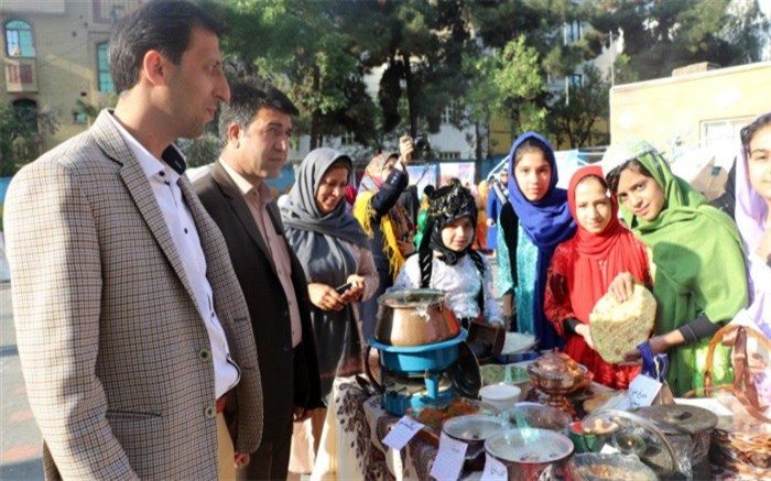 برگزاری جشنواره  ایران  شناسی  فرهنگ  و هویت در مدارس  ابتدایی   شهر ری
