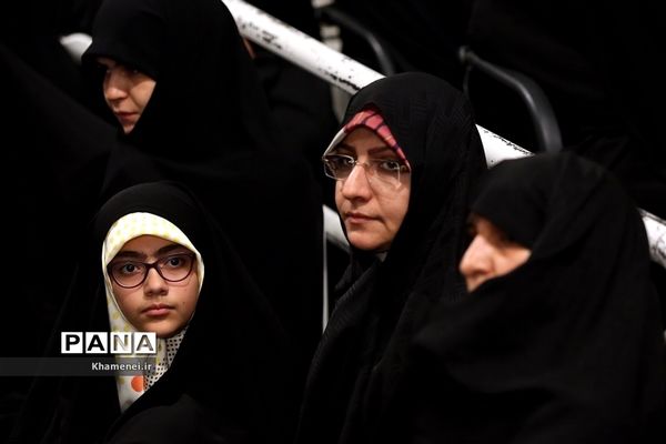 دیدار مسئولان نظام و سفرای کشورهای اسلامی با مقام معظم رهبری