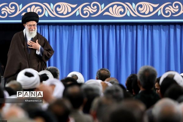 دیدار مسئولان نظام و سفرای کشورهای اسلامی با مقام معظم رهبری