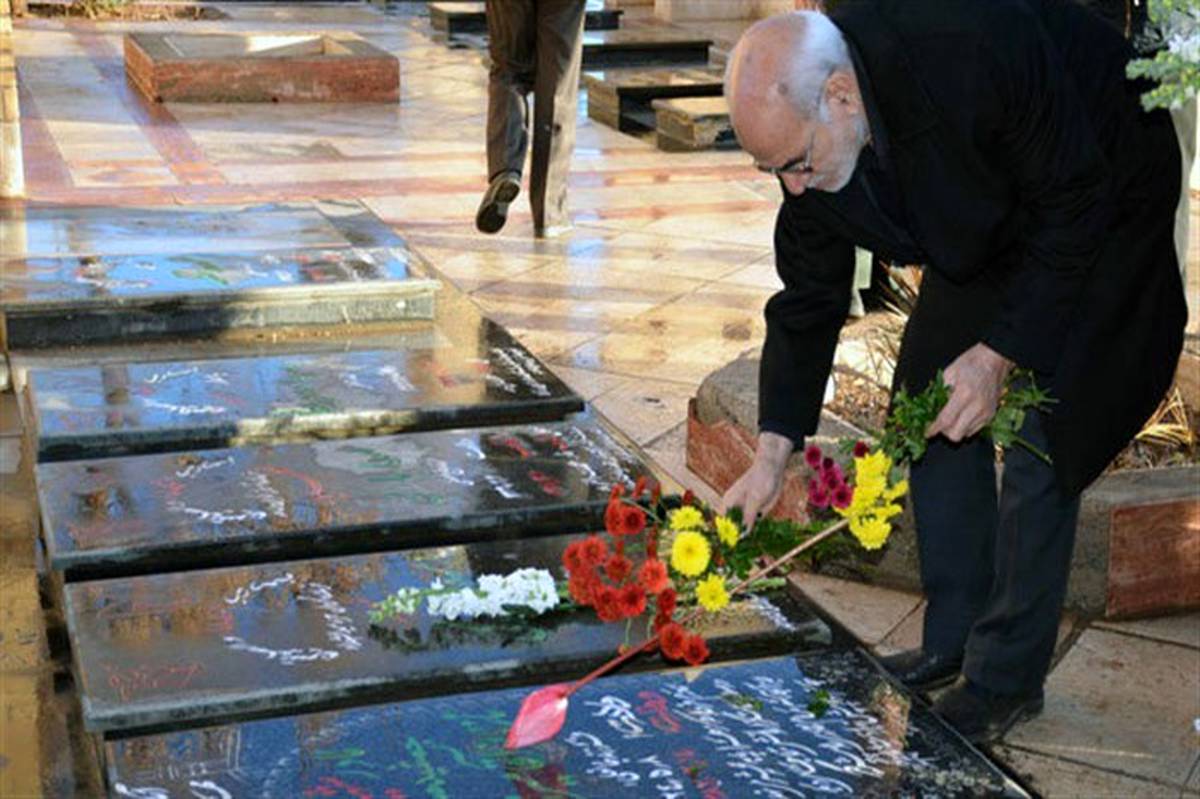 استاندار تهران به مقام شامخ شهدای شمیرانات ادای احترام کرد