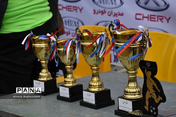 مسابقات فوتبال چهارجانبه پیشکسوتان یادواره شهدا و مدافع حرم بابلسر