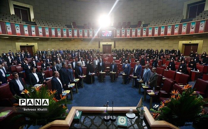 رئیس مجلس دانش‌آموزی: به جوانان در جامعه مسئولیت دهیم