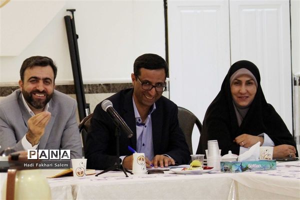 نشست معاونین پرورشی شهرستانهای استان تهران پیرامون پایگاههای اوقات فراغت