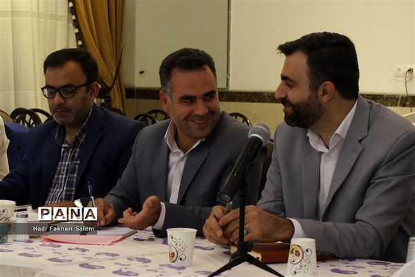 نشست معاونین پرورشی شهرستانهای استان تهران پیرامون پایگاههای اوقات فراغت