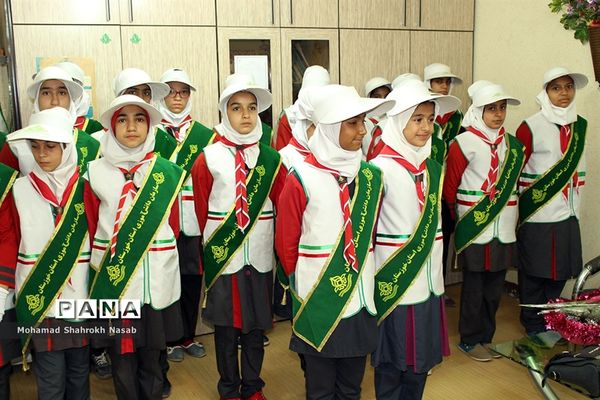 دیدار دانش آموزان پیشتاز شهرستان کارون با مسئولین سازمان دانش آموزی استان خوزستان