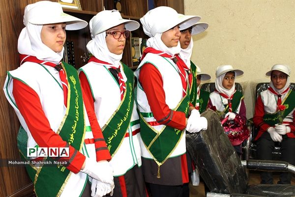 دیدار دانش آموزان پیشتاز شهرستان کارون با مسئولین سازمان دانش آموزی استان خوزستان