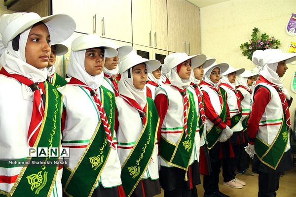 دیدار دانش آموزان پیشتاز شهرستان کارون با مسئولین سازمان دانش آموزی استان خوزستان