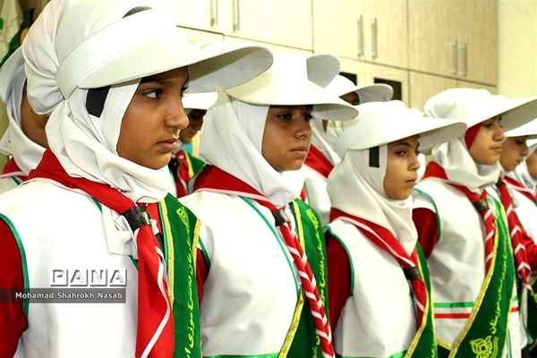 دیدار دانش آموزان پیشتاز شهرستان کارون با مسئولین سازمان دانش آموزی استان خوزستان