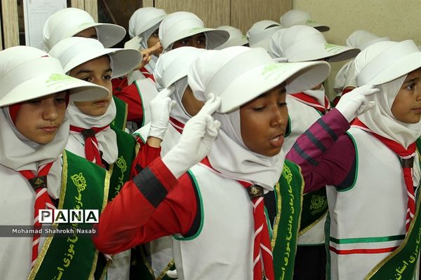 دیدار دانش آموزان پیشتاز شهرستان کارون با مسئولین سازمان دانش آموزی استان خوزستان