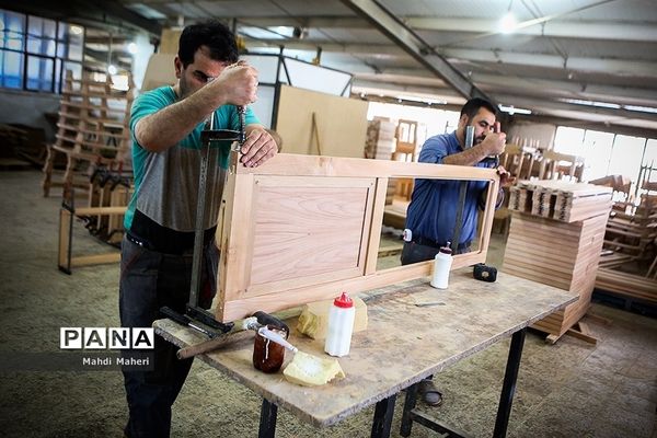 تلاش کارگر ایرانی برای تولید کالای ایرانی