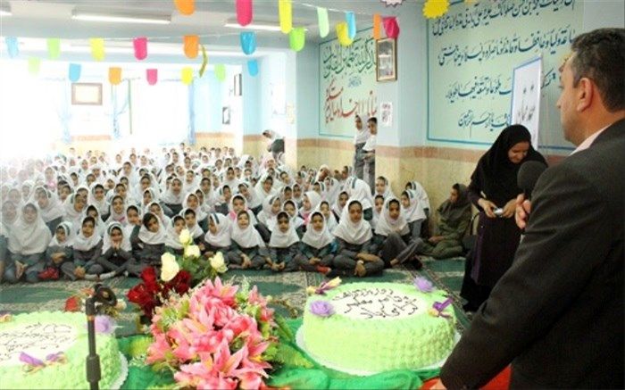برگزاری جشن میلاد امام زمان (عج) و گرامیداشت هفته معلم در مدارس فیروزکوه