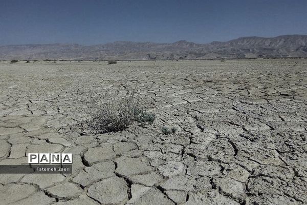 لامِرد خشک غرق در خشکسالی