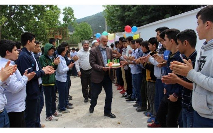 جشن نیمه شعبان و گرامیداشت مقام معلم در مدرسه باهنر رامیان