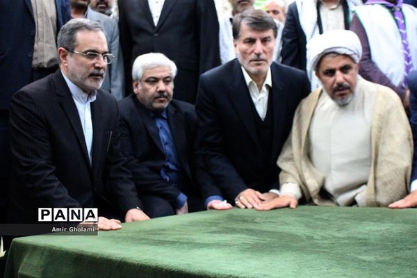 شرکت فرهنگیان چهاردانگه در مراسم تجدید میثاق با آرمان های امام (ره)