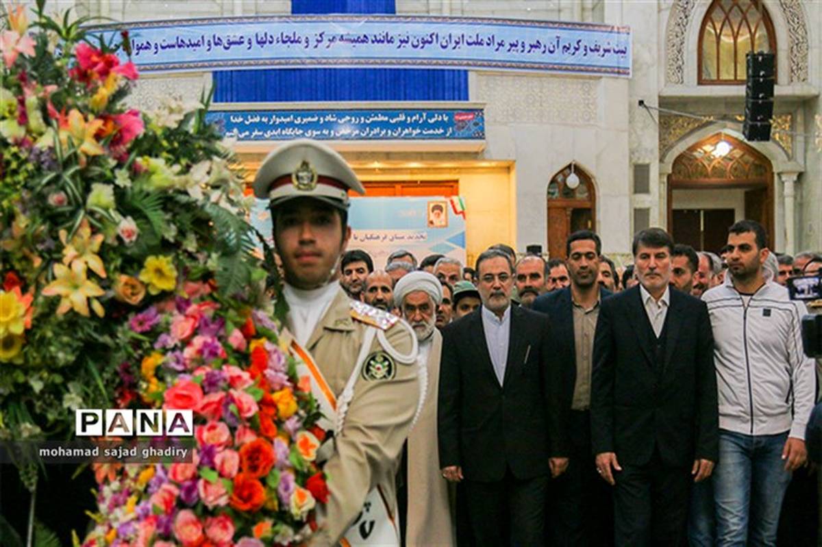 تجدید میثاق وزیر آموزش و پرورش و جمعی از فرهنگیان با آرمان های حضرت امام خمینی «ره»