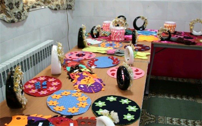 جشنواره دست های کوچک اندیشه های بزرگ در مهریز افتتاح شد