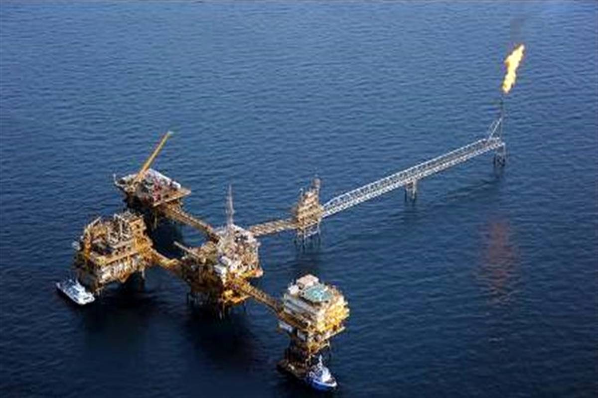 مدیرعامل شرکت پایانه‎های نفتی ایران اعلام کرد: صادرات ۸۰۰ میلیون بشکه نفت در سال ۹۶ از پایانه خارک