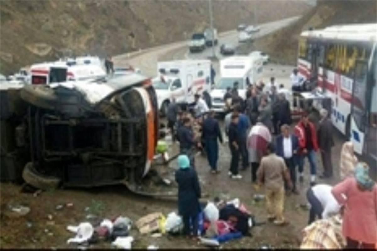 یک کشته و 26 مصدو م در پی واژگونی مینی‌بوس در ارومیه