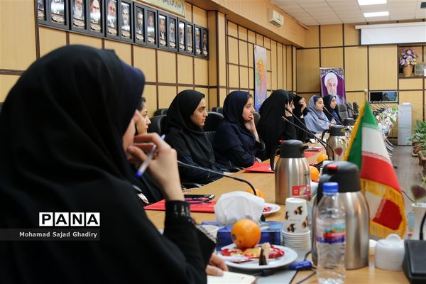 اولین نشست مشترک منتخبین شوراها و مجلس دانش آموزی