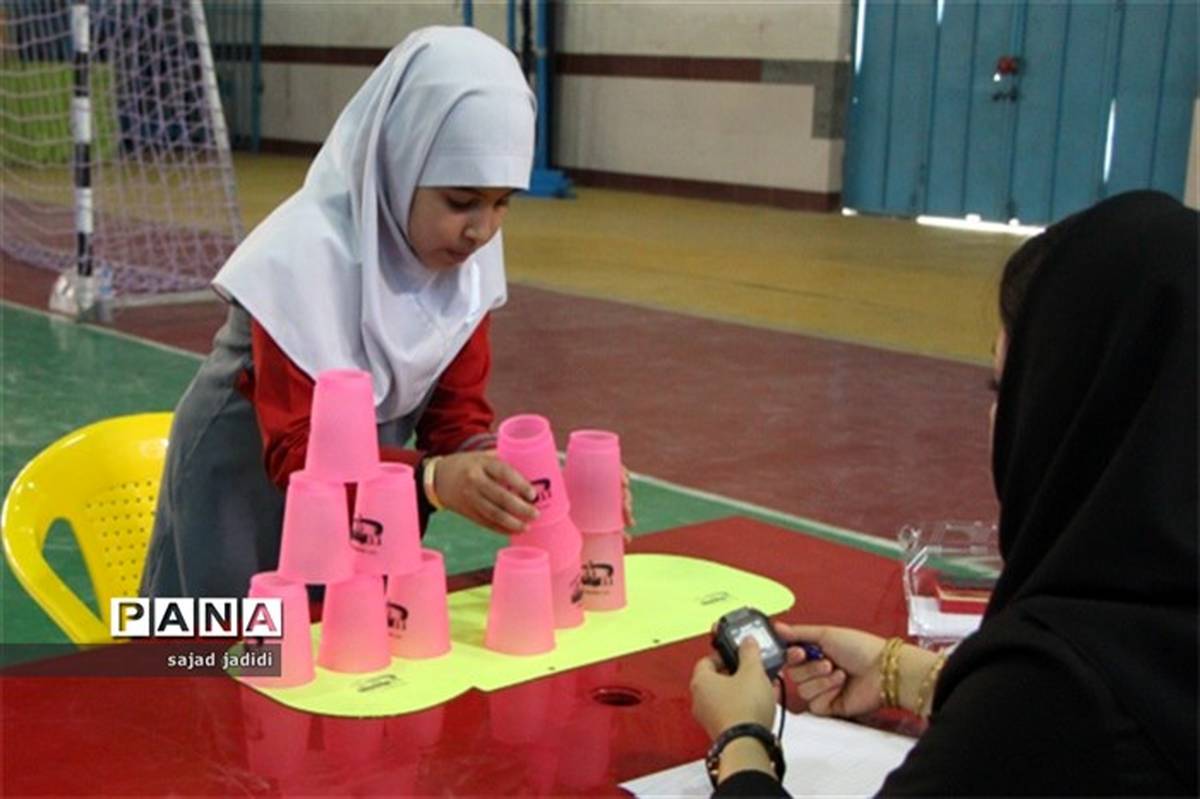 مسابقات دانش آموزی "رویش" در یزد برگزار شد