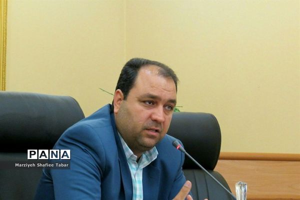 تقدیر از دانش آموزان برتر در مسابقات قرآن ،عترت ونماز ومسابقات فرهنگی هنری شهرستان سربیشه