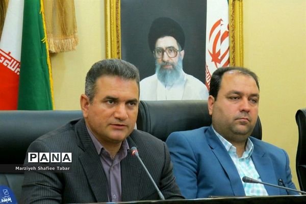 تقدیر از دانش آموزان برتر در مسابقات قرآن ،عترت ونماز ومسابقات فرهنگی هنری شهرستان سربیشه