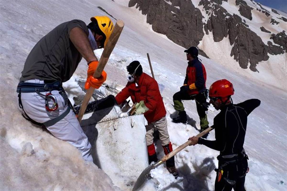 اعزام تیم امدادونجات کوهستان هلال‌احمرمازندران به ارتفاعات دنا