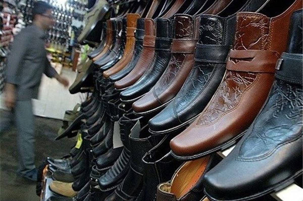 رئیس اتحادیه کفاشان دست دوز: بخش عمده‌ای از کفش‌های موجود در بازار قاچاقی وارد می‌شود