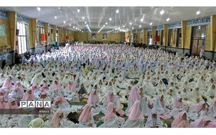 آیین شکرگزاری قرآن وجشن تکلیف دانش آموزان دختر پایه سوم ابتدایی در سراسر فارس برگزار شد