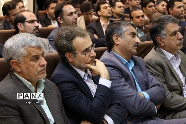 گردهمایی فعالان سیاسی و حامیان دولت در استان یزد